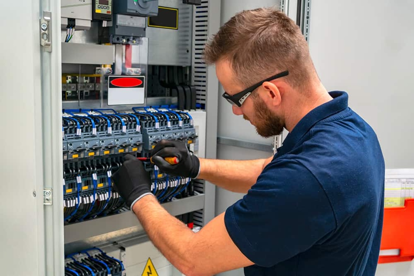 Elektroniker für Energie- und Gebäudetechnik (m/w/d) bei Schönberger Elektrotechnik in Ellwangen