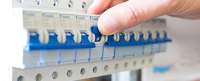 Schalt­schrank­bau bei Schönberger Elektrotechnik in Ellwangen